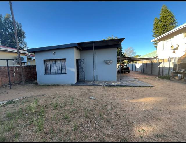 2 BEDROOM FREEHOLD FOR SALE IN BO-DORP